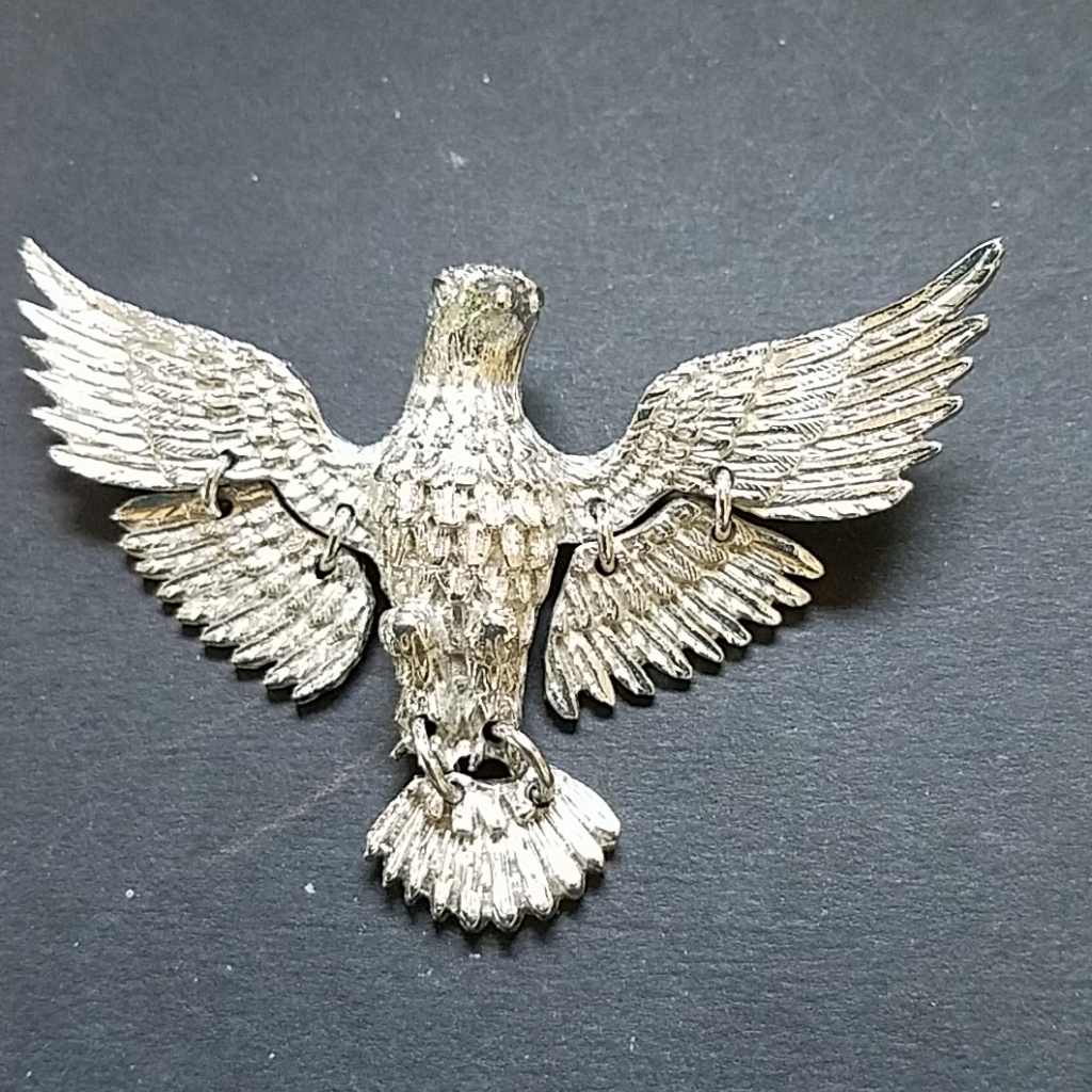 Pin Brooch Pendant Large Eagle Silvertone.